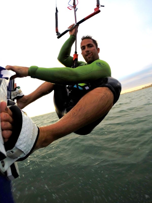 Kitesurfing Kiteboard and Wakeboard GoPro Mount without bolts and leash by Flymount Supply