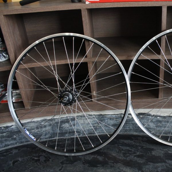 Vuelta Wheelset 26  Standard Wheelset Supply